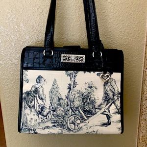 Handbag. Toile black and white linen front inset.